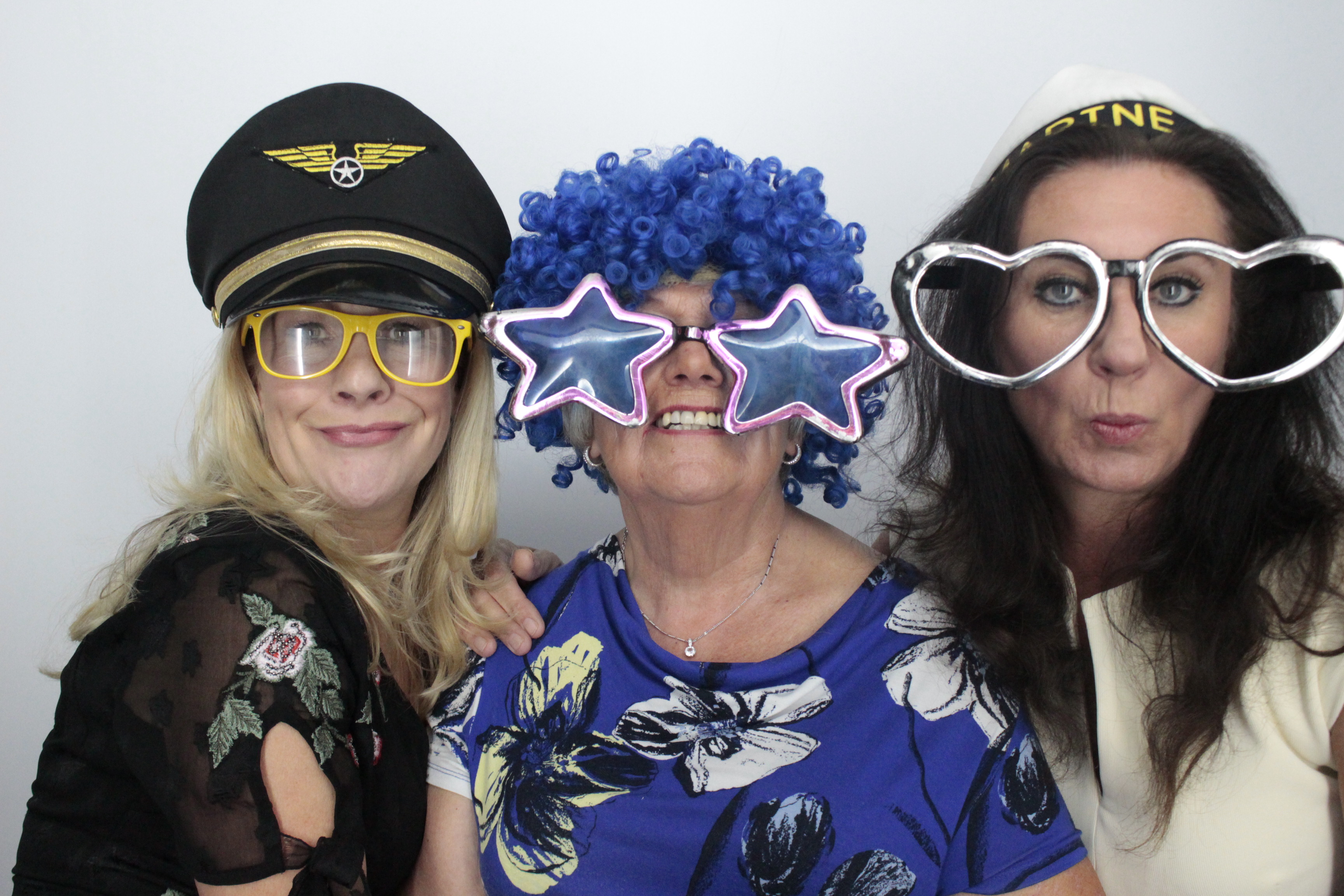Helen & Rob | View more photos from the event at gallery.myphotoboothexperience.co.uk/u/MyPhotoBoothExperienceLtd/Helen-Rob